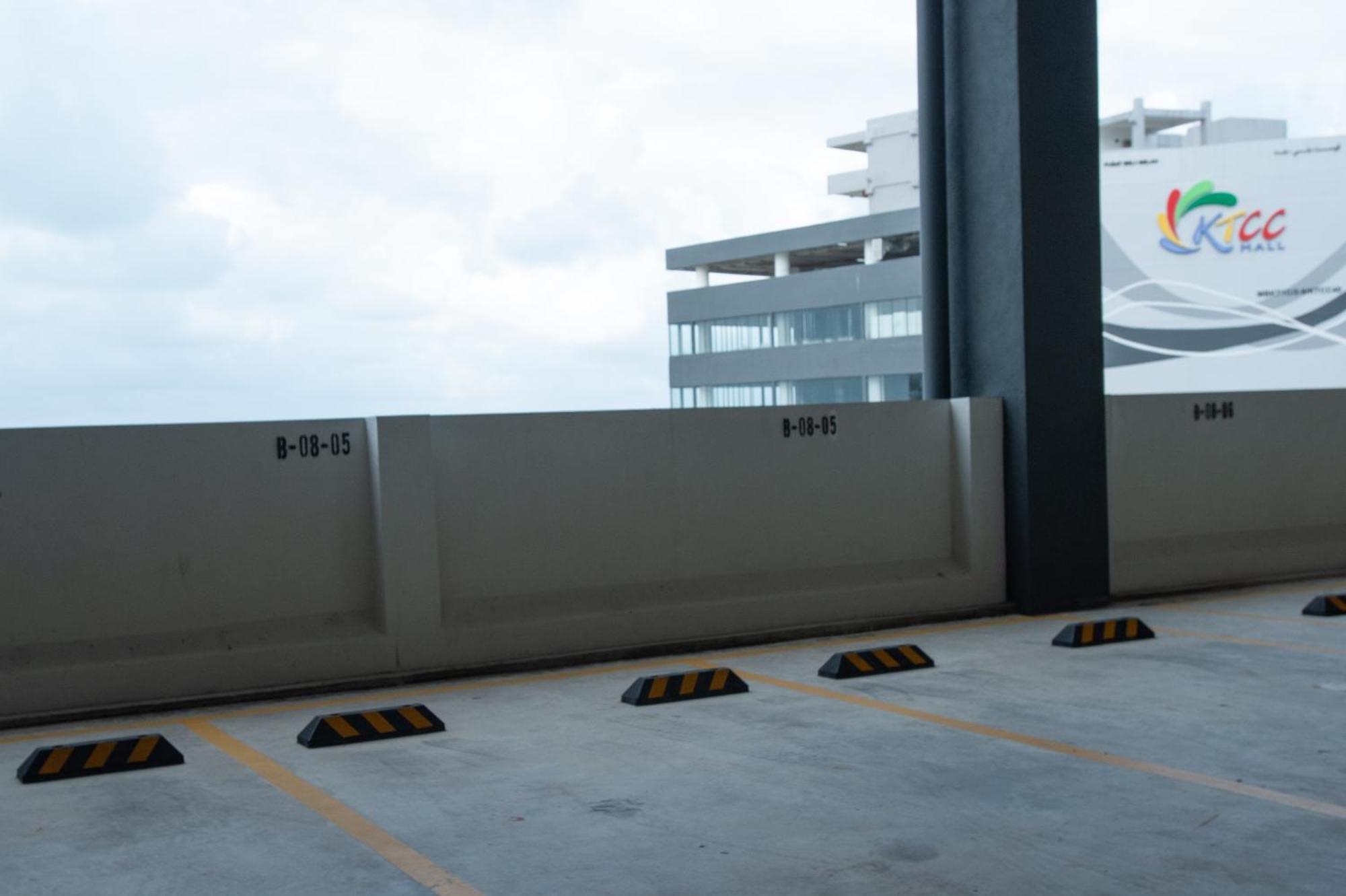 Infinity Sea View Pool Beach View 3Rooms 2Parkings Kuala Terengganu Exterior photo